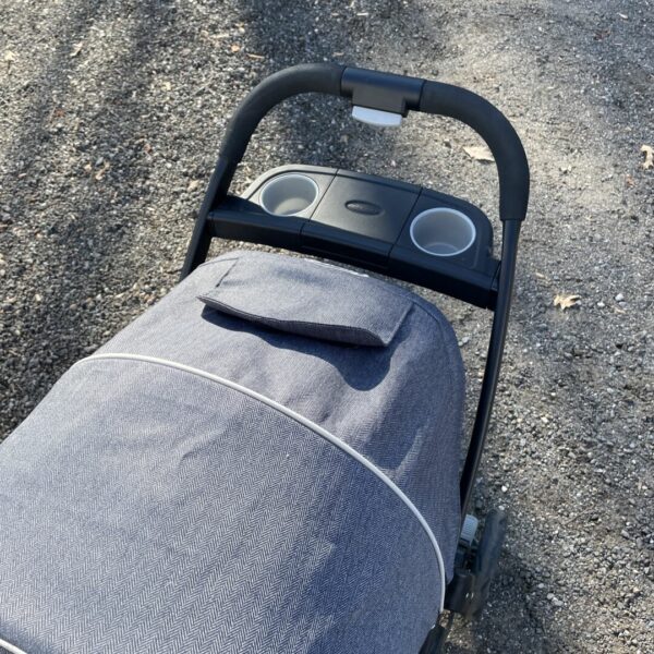 Graco Single Stroller - Reversible Views (Only Used for Play) - Image 3