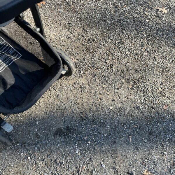 Graco Single Stroller - Reversible Views (Only Used for Play) - Image 4