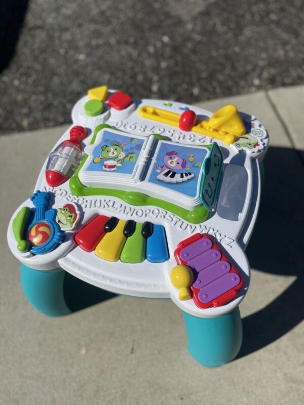 Fisher-Price Baby to Toddler Toy Laugh & Learn Around the Town Learning Activity Table - Image 2